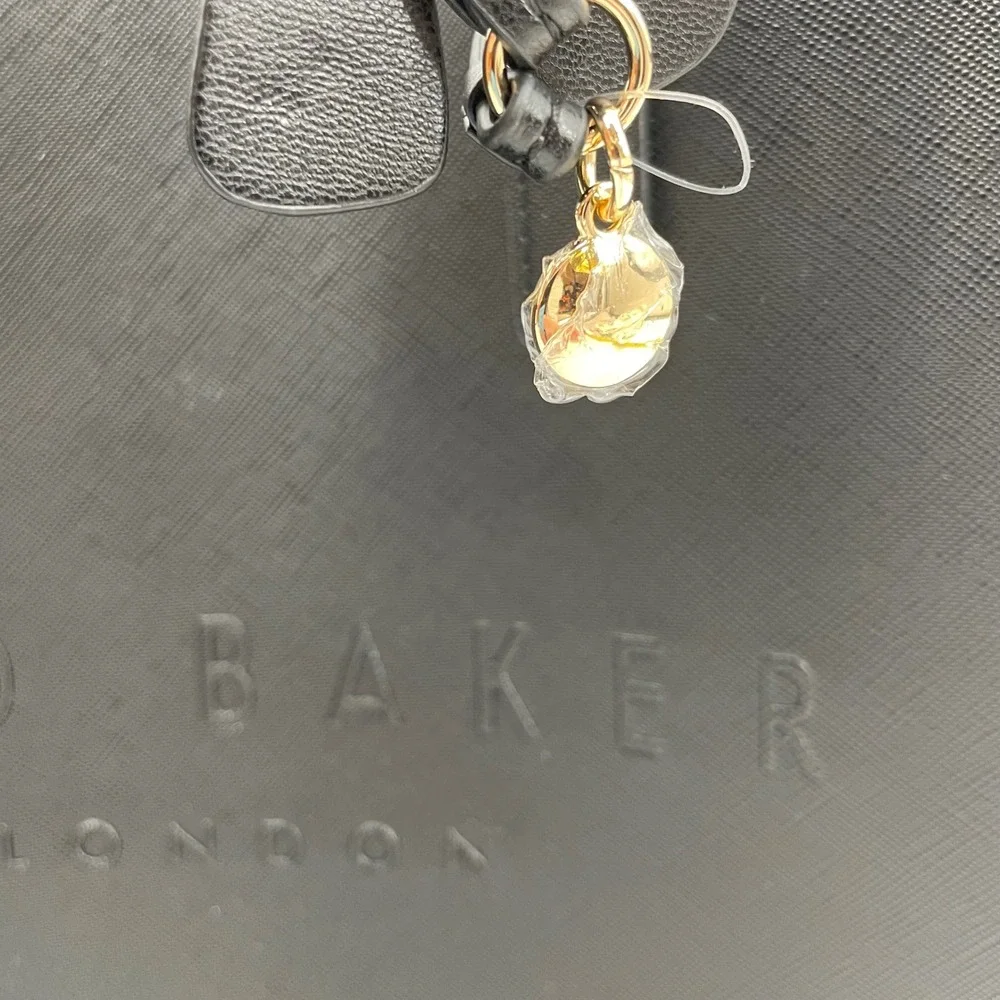 Ted Baker Tote The Icon Bag Womens OS Black‎ Minimalist Floral Charm Luxury NWT